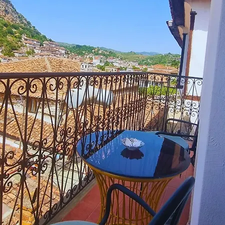 Alojamento de Acomodação e Pequeno-almoço Gorica - Unesco Quarter Berati