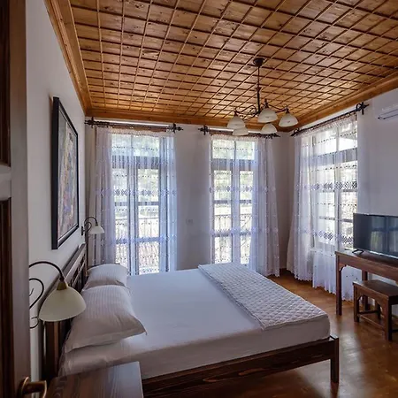 Alojamento de Acomodação e Pequeno-almoço Gorica - Unesco Quarter 3*