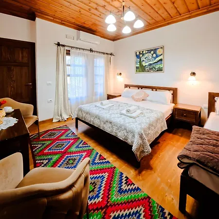 לינה וארוחת בוקר Hotel Gorica - Unesco Quarter 3*